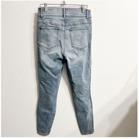 Spanx Women’s Stretch Skinny Light Wash Pull On Denim Jeans Size Small Night Out - Picture 4 of 6